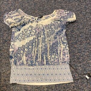 Fang blue and white sheer top sz. M EUC